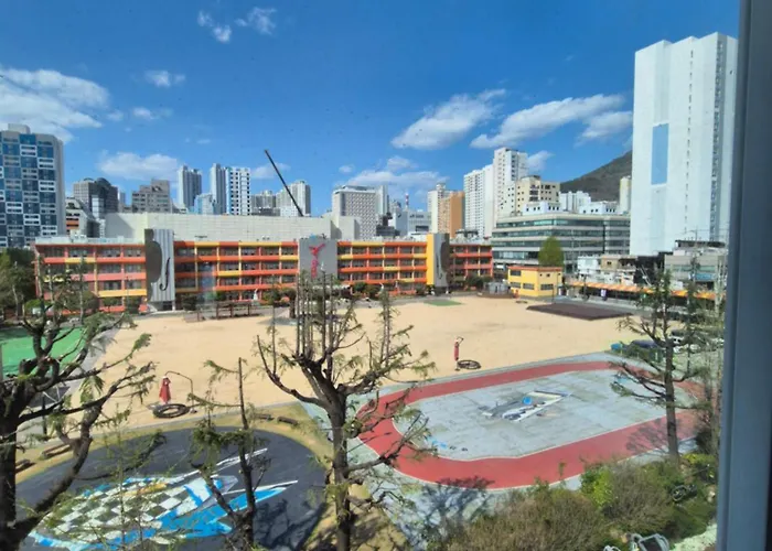 Baum Haus Licensed Jeonpo Center 2br Elevator 3min Stn アパート 釜山広域市