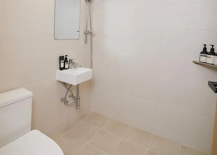Baum Haus Licensed Jeonpo Center 2br Elevator 3min Stn アパート *